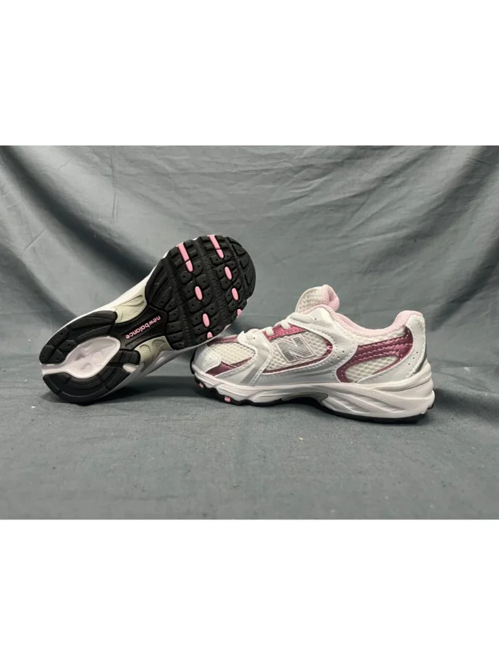 New Balance Toddlers 530 Sneakers Lace Up IZ530RK White Pink Size 8 NEW IN BOX!